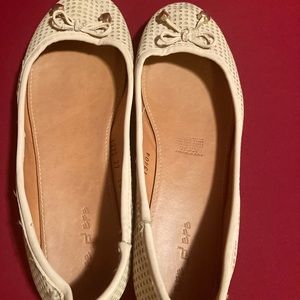 Women’s tan flats